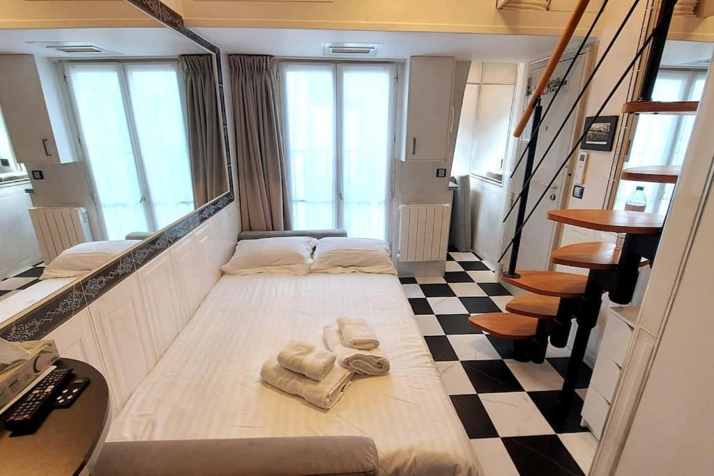 Duplex Notre-Dame De Paris Apartment Luaran gambar